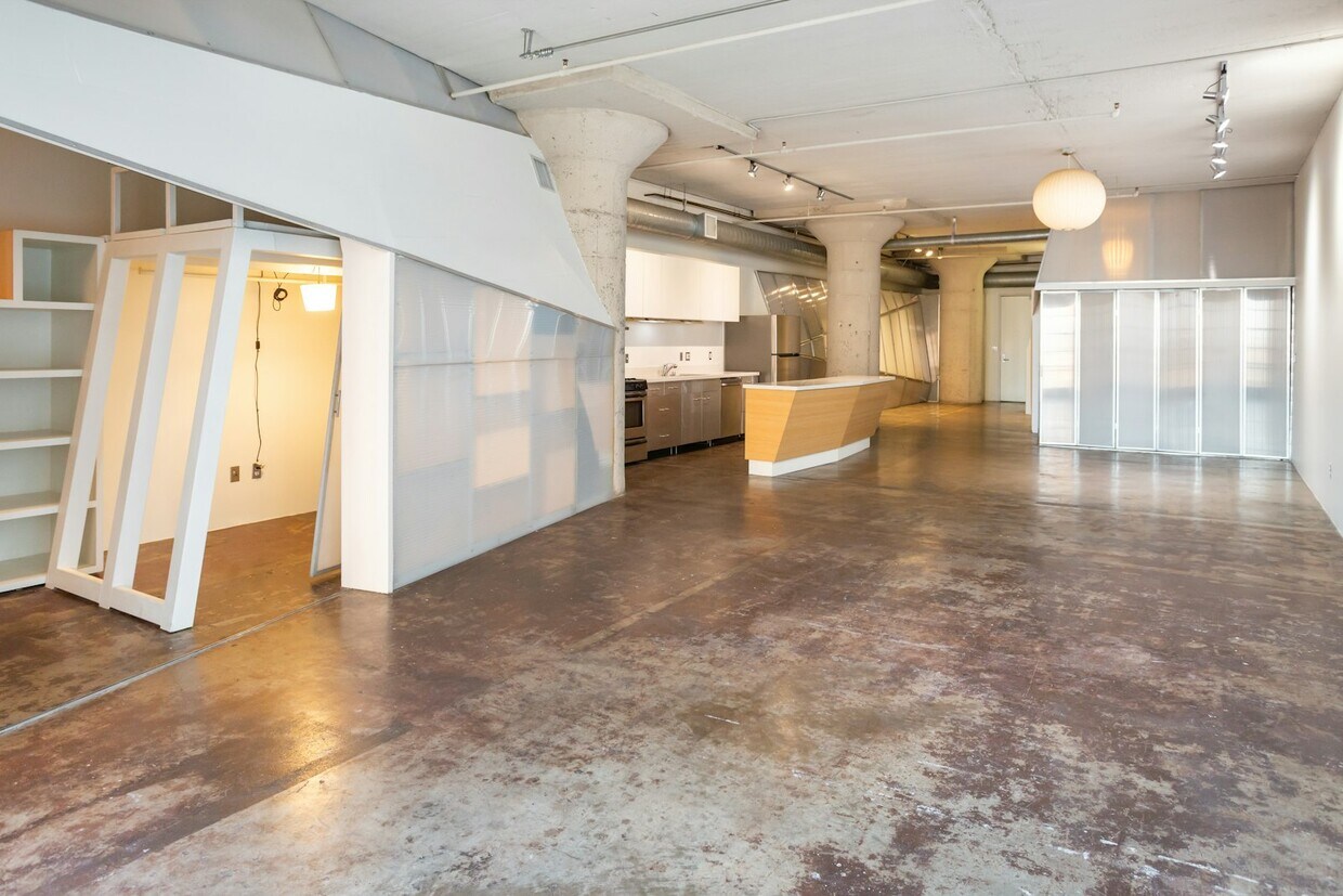 Photo - 1855 Industrial St, Unit 405
