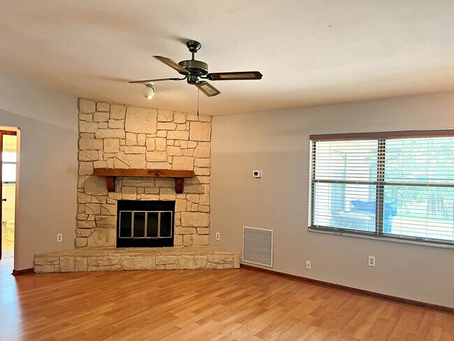 Building Photo - 424 Orchis Rd