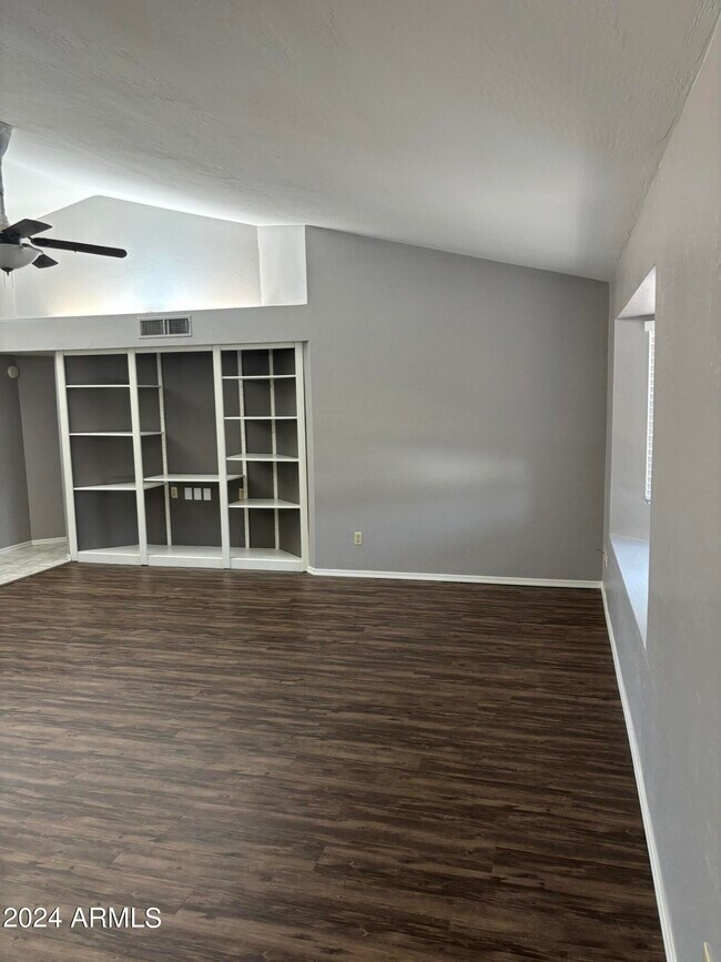 Building Photo - 3818 W Juniper Ave