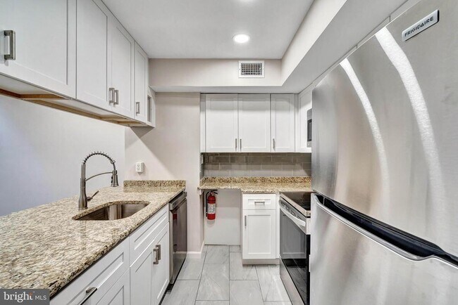 Foto del edificio - 105 Park Pl Dr