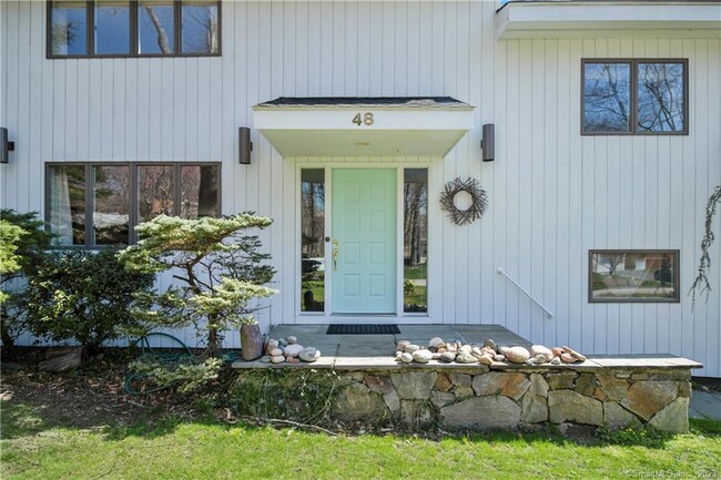Building Photo - 48 Winding Ln