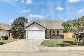 Building Photo - 4500 Acers Ln