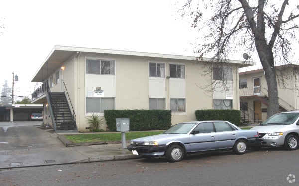 Foto del edificio - 1088 Roewill Dr