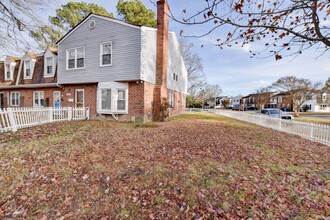 Building Photo - 2259 Sedgewick Dr