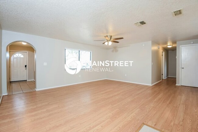 Building Photo - 1320 Arlington Cir