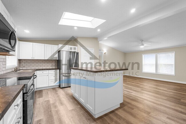 Foto del edificio - 3 Bedroom 2 Bathroom Home in a Rustic Setting with Mountain Views Available in Blanchard!