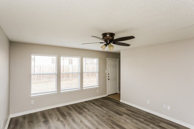 Foto del edificio - 1009 Chelsea Ln