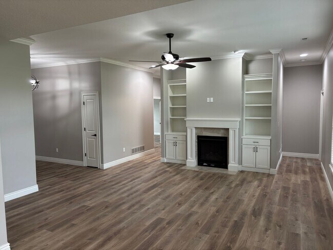 Foto del edificio - Single Family Home - Available For Rent in...