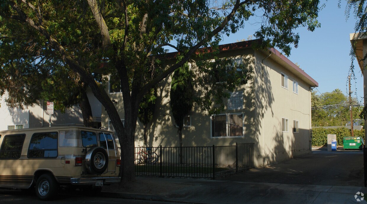 Building Photo - 1351 Carnelian Dr
