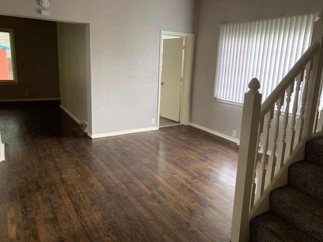 Building Photo - 4 Bedroom, 2 Bath House in Bay View