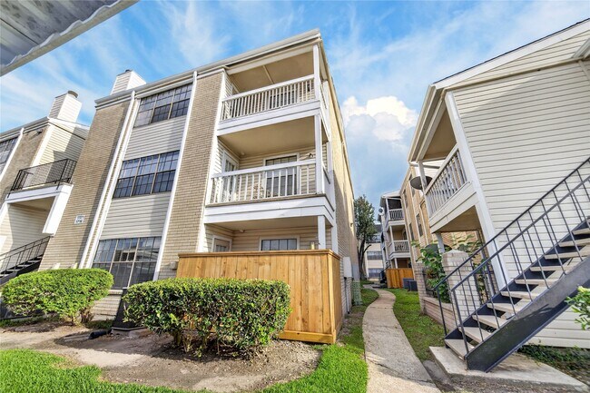 Foto del edificio - 2750 Holly Hall St