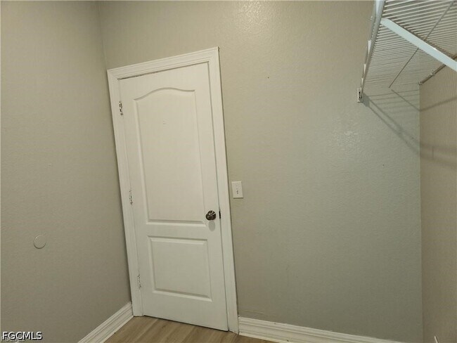 Foto del edificio - 827 NE 23rd Terrace