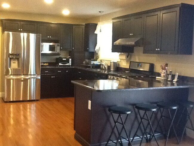 Building Photo - 5 Hollow Ridge Dr
