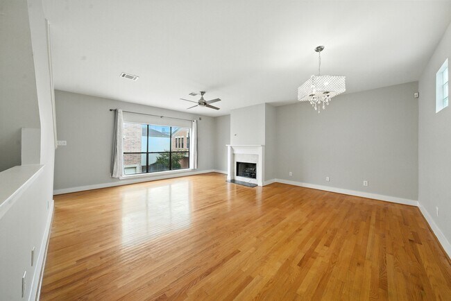 Foto del edificio - 9709 Riddlewood Ln