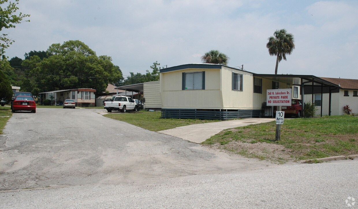 Primary Photo - 268 N Lakeshore Dr