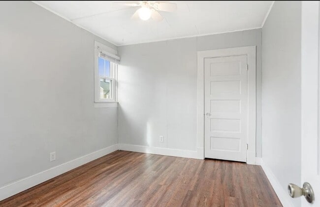 Building Photo - Charming 3 Bedroom 2 Bath