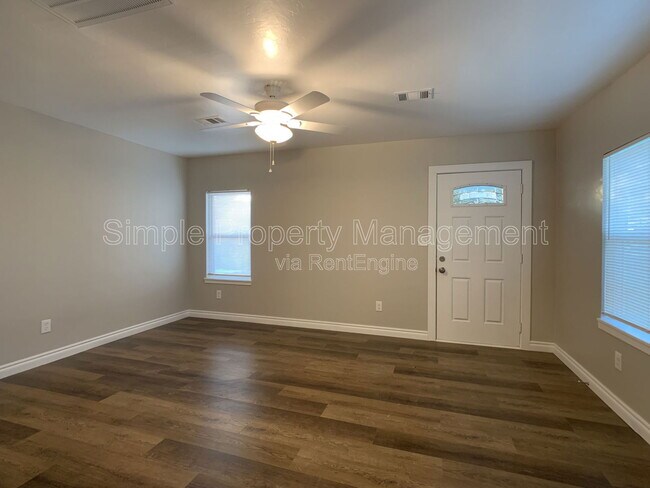 Foto del edificio - 3528 NW 26th St