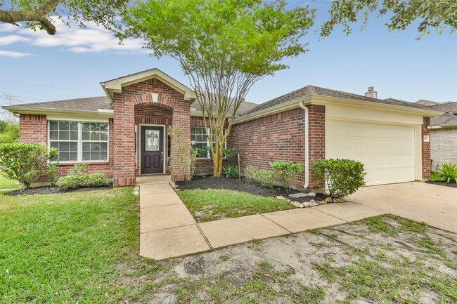 Foto del edificio - 2107 Enchanted Park Ln