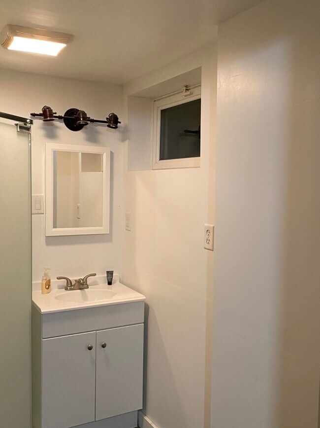 Bathroom - 147 8th Ave N