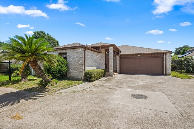 Building Photo - 1516 Beaconshire