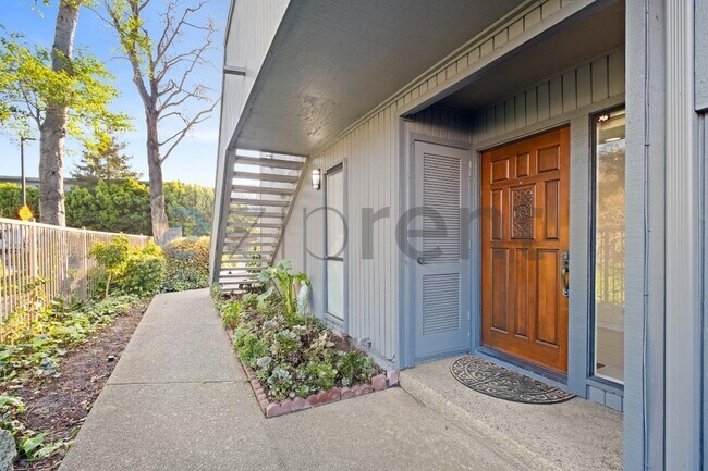 Foto del edificio - 1387 Crown Dr