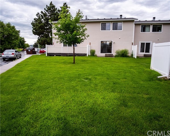 Building Photo - 3285 Canyon Dr