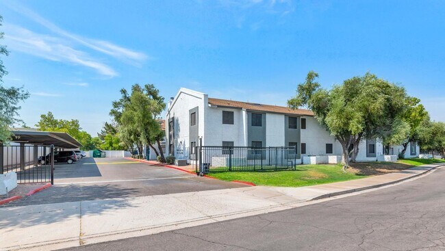 Foto del edificio - 1221 N 85th Pl