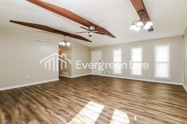 Building Photo - 104 Longstreet Cir