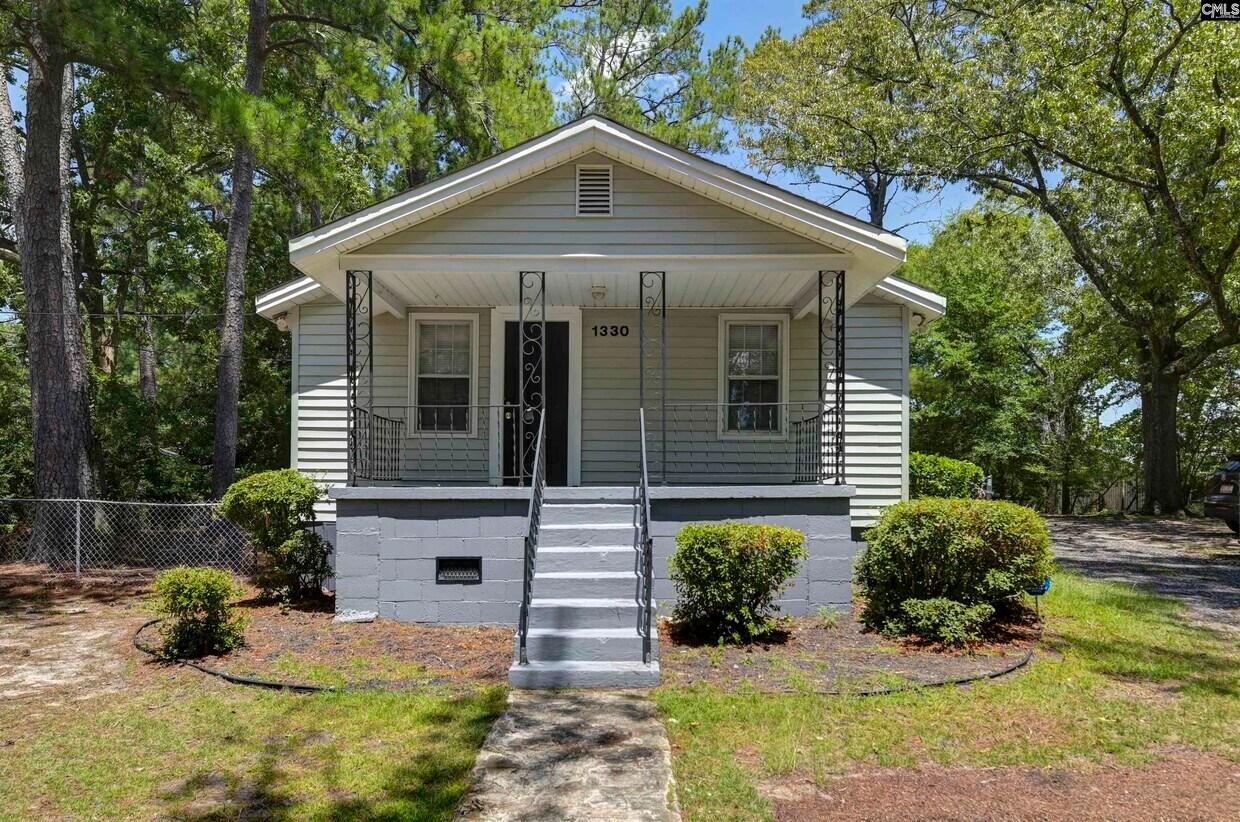 Foto principal - 1330 Kingston Rd