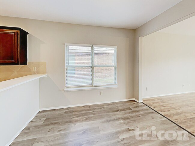 Foto del edificio - 1216 Alder Tree Ln