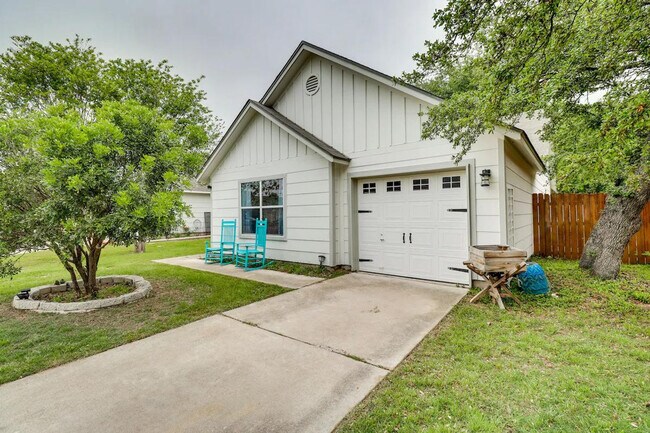 Foto del edificio - 1208 E 3rd St