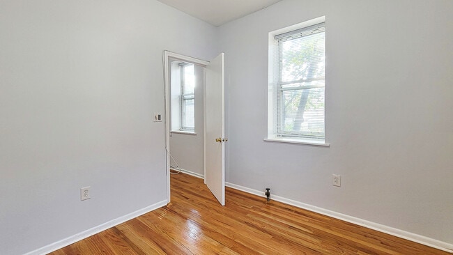 Building Photo - 127 Jewell St
