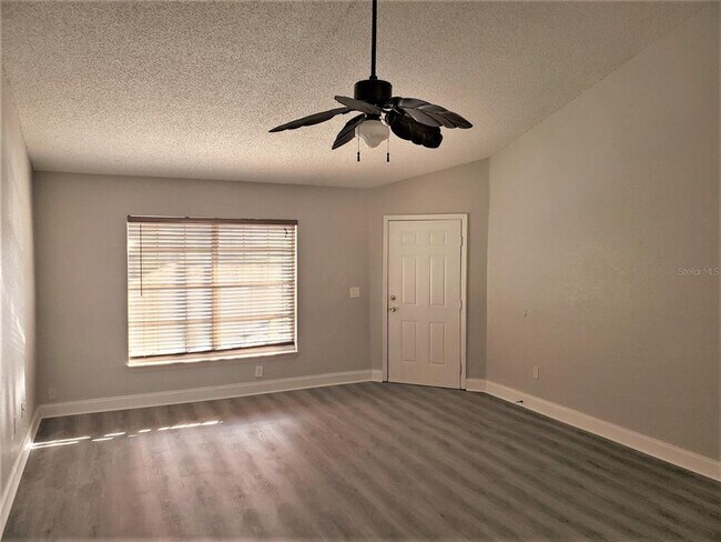 Building Photo - 3651 N Goldenrod Rd