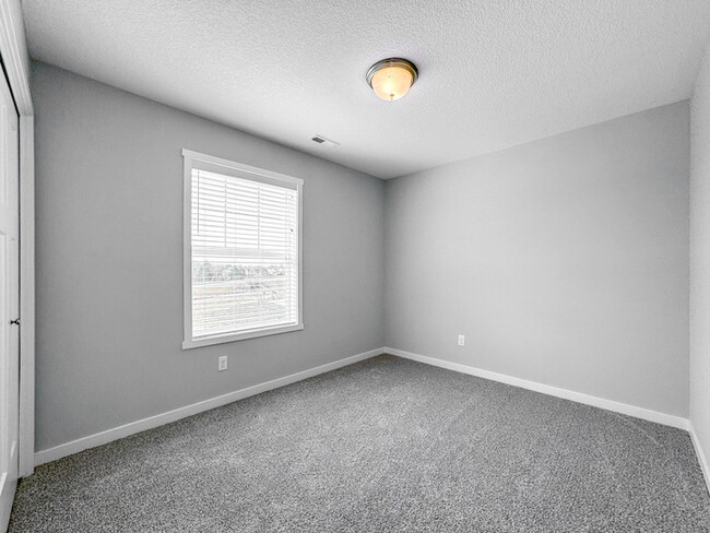 Foto del edificio - 2701 NW Kate Shelley Ln