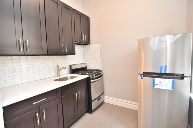 Foto del edificio - 1688 York Ave