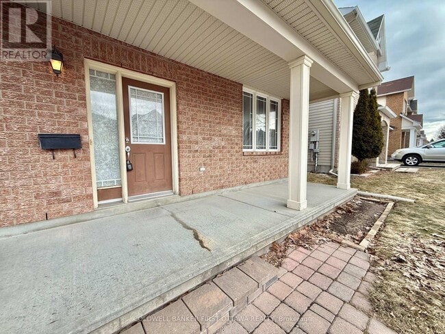 Building Photo - 805 Taradale Dr