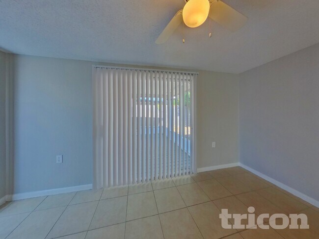 Foto del edificio - 1440 Overlea St