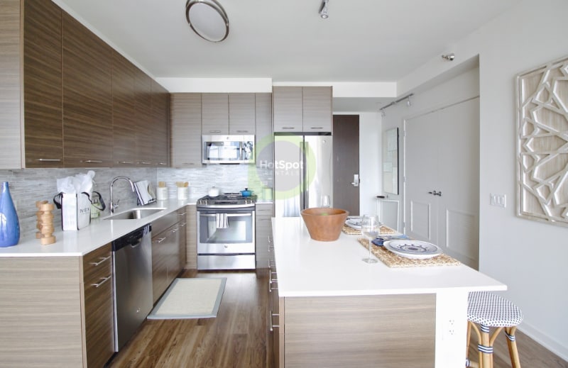 Photo - 840 N Orleans St (Chicago, IL)