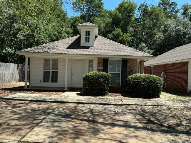 Foto del edificio - 1615 Chadwick Ln