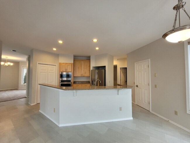 Foto del edificio - 18530 King Eider Ln