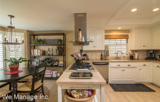 Building Photo - 3 br, 2.5 bath House - 6096 Avenida de Cas...