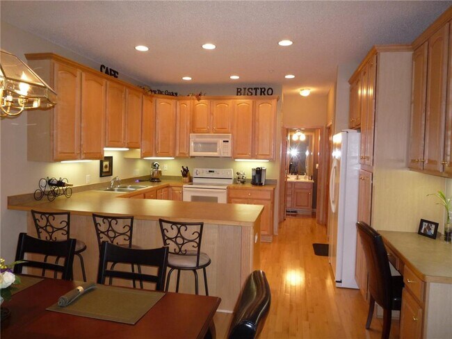 Building Photo - 9777 Belmont Ln