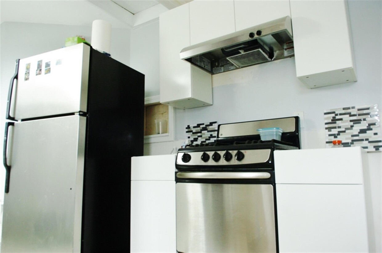 Primary Photo - 23 Farragut Ave