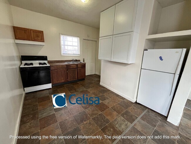 Building Photo - 1319 Woodbine Pl