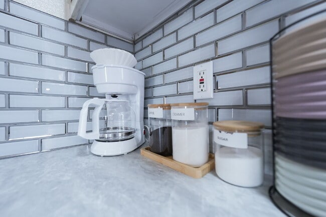 Foto del edificio - Modern 2-Bedroom/2 Bath Home