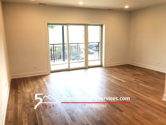 Foto del edificio - 3320 W Irving Park Rd