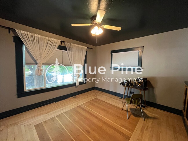 Building Photo - 542 K St