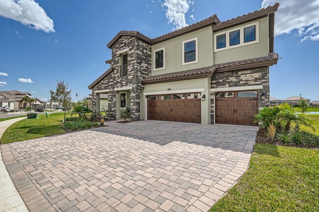 Building Photo - "Stunning & Spacious 3518 Sqft Home with 4...