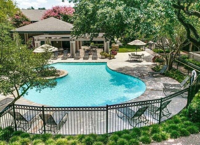 Foto del edificio - 5787 Caruth Haven Ln