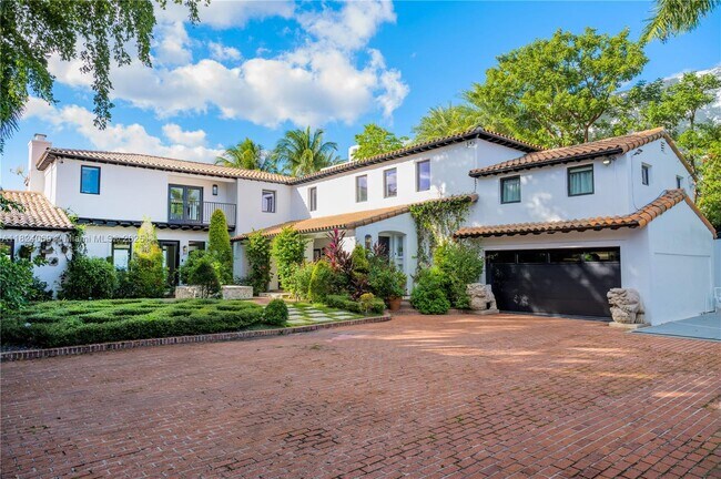 Foto del edificio - 5328 N Bay Rd